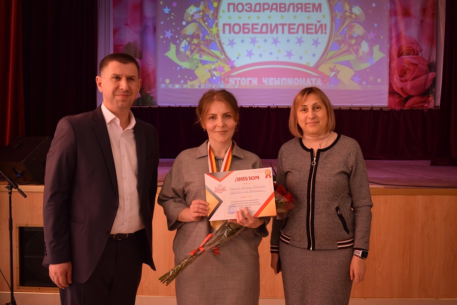 Валерий Абиев победительница чемпионата Вероника Каирова и Врио министра образования и науки Людмила Башарина