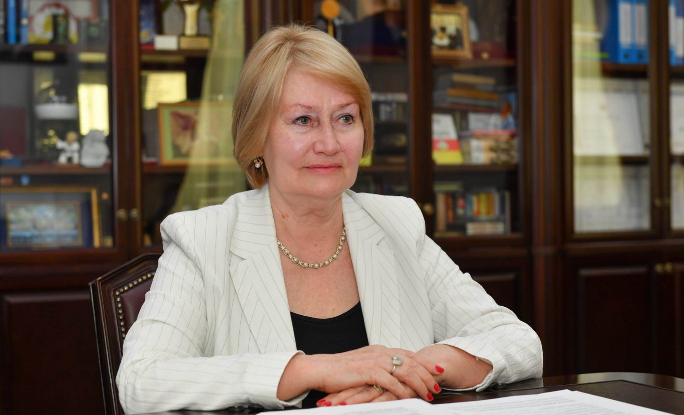 нина